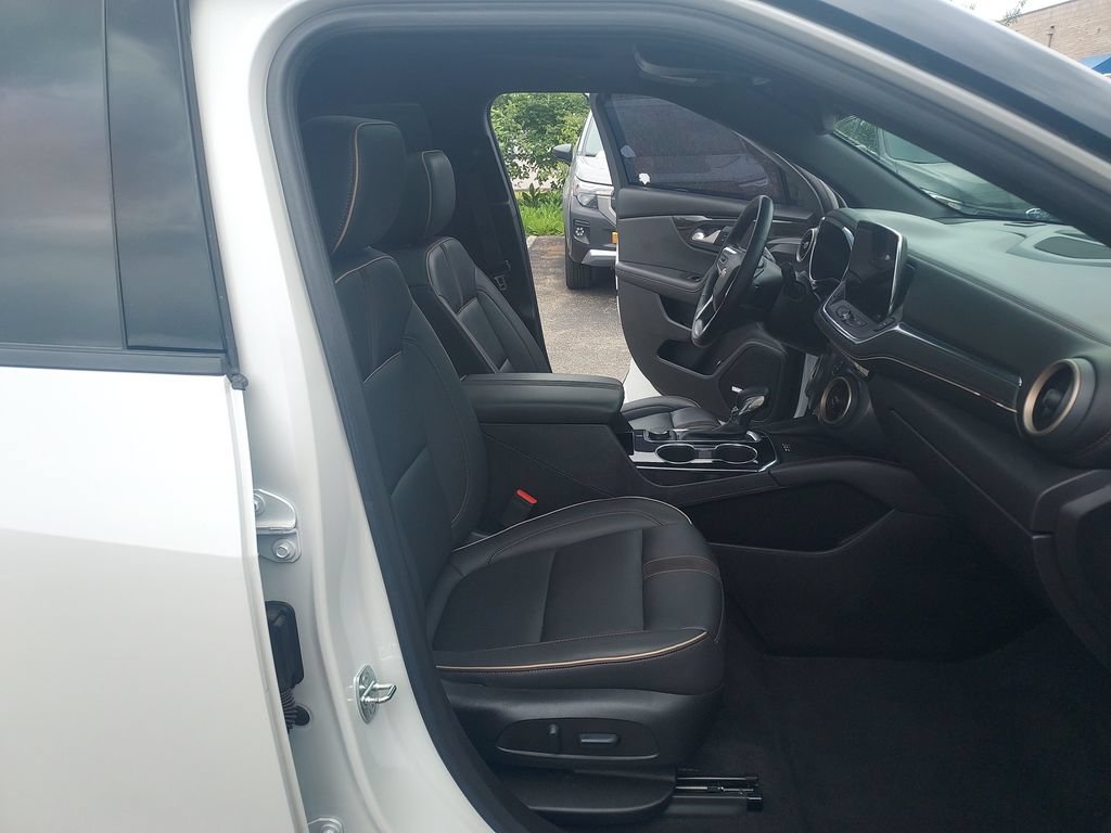 Used 2023 Chevrolet Blazer Premier FWD image 30