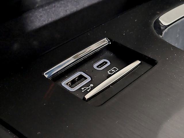 Used 2025 Lexus ES 300h w/ Premium Package image 31