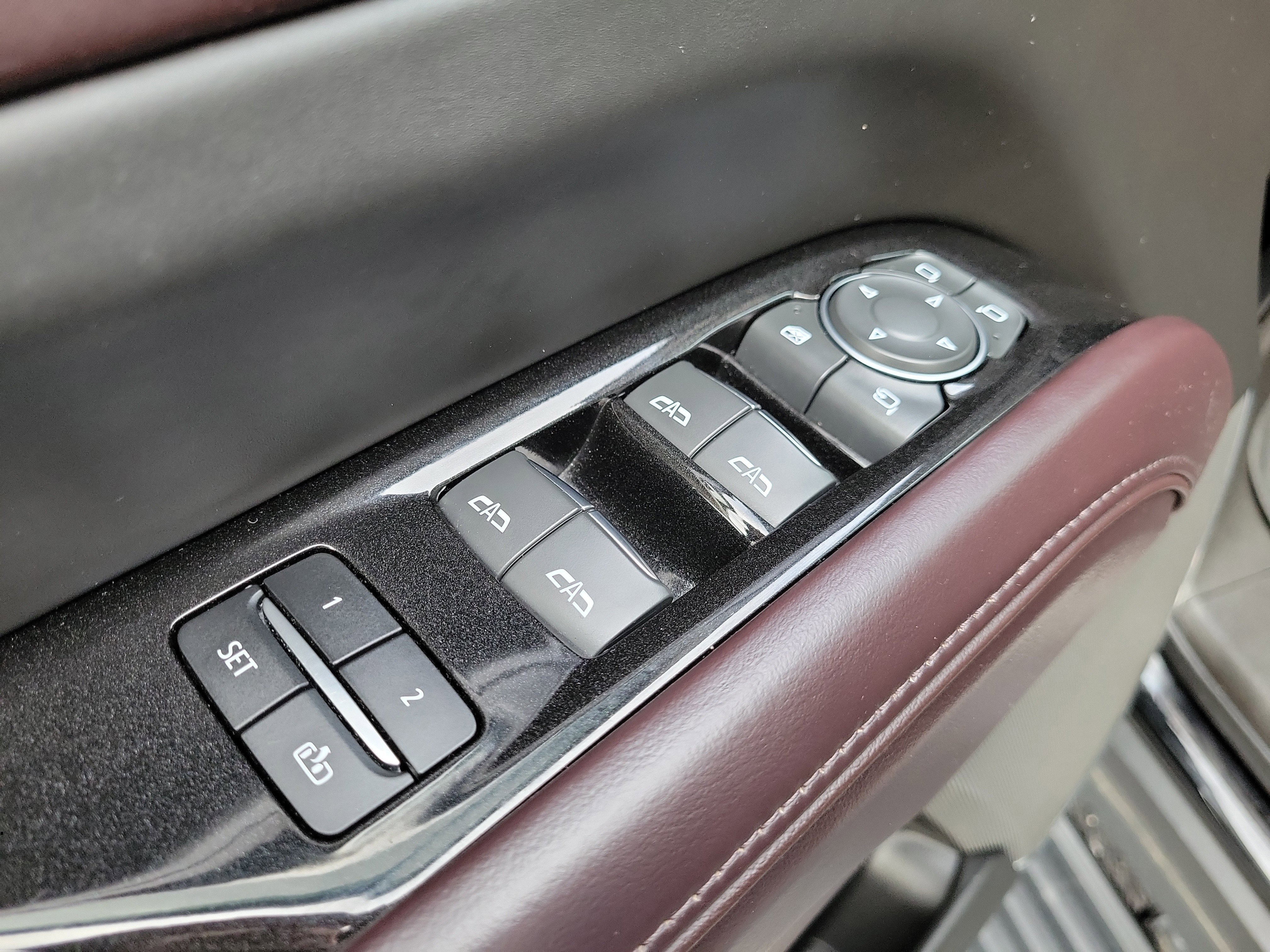 Used 2021 Cadillac Escalade ESV Sport Platinum image 18