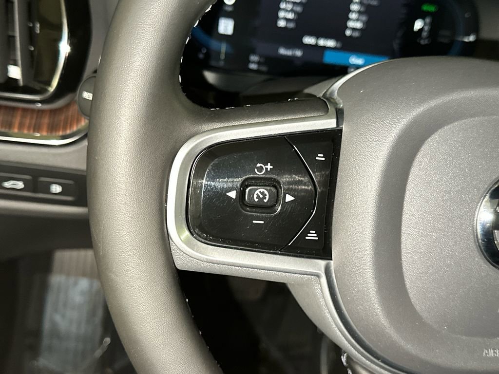 Used 2023 Volvo S60 T8 Plus w/ Protection Package Premier image 31