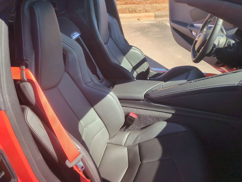 Used 2021 Chevrolet Corvette Stingray Coupe w/ Z51 Performance Package image 26