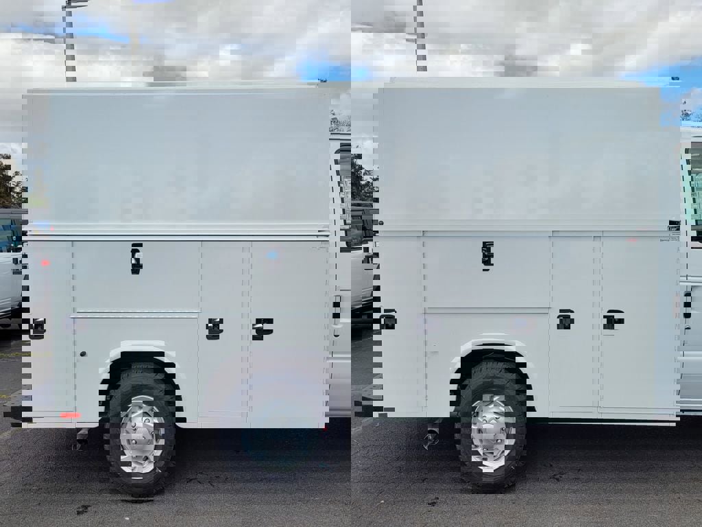 New 2025 Ford E-350 and Econoline 350 Super Duty w/ Power Equipment Group image 7