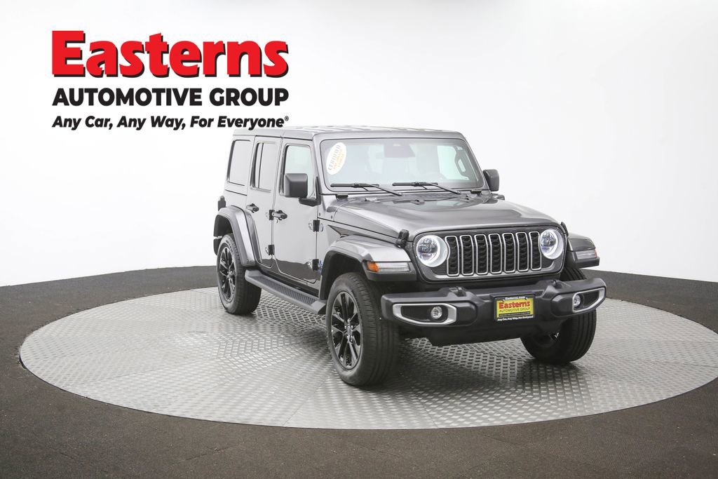 Used 2025 Jeep Wrangler Unlimited Sahara AWD/4WD image 46