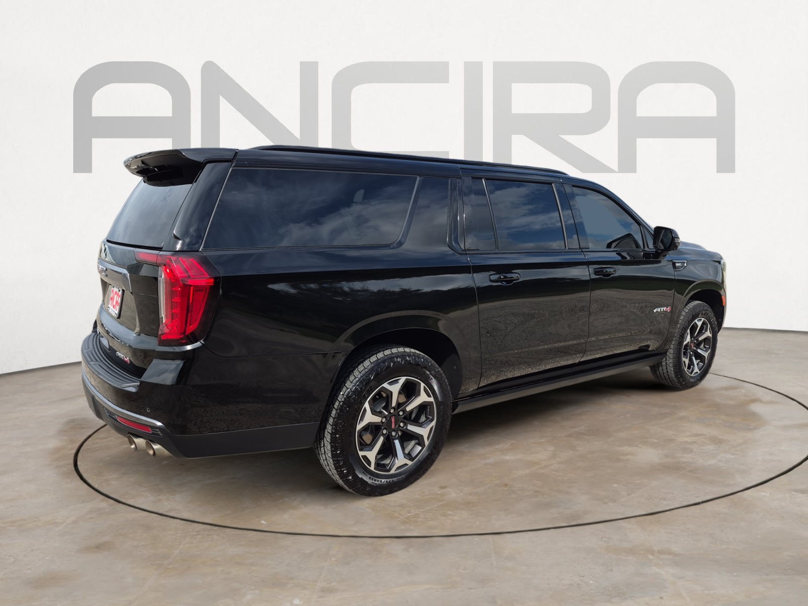 Used 2024 GMC Yukon XL AT4 w/ AT4 Premium Plus Package AWD/4WD image 9
