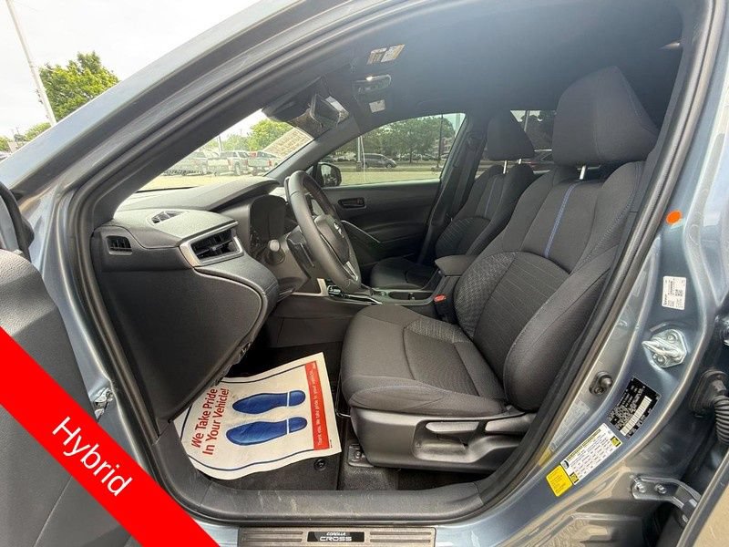 Used 2024 Toyota Corolla Cross AWD Hybrid image 23
