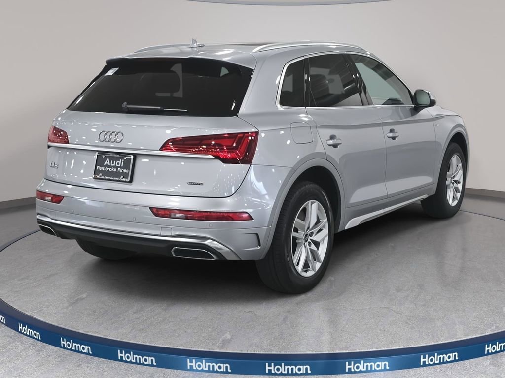 Used 2023 Audi Q5 2.0T Premium w/ Convenience Package image 5