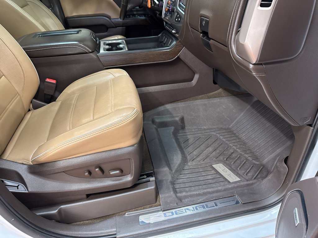 Used 2018 GMC Sierra 1500 Denali w/ Denali Ultimate Package image 11