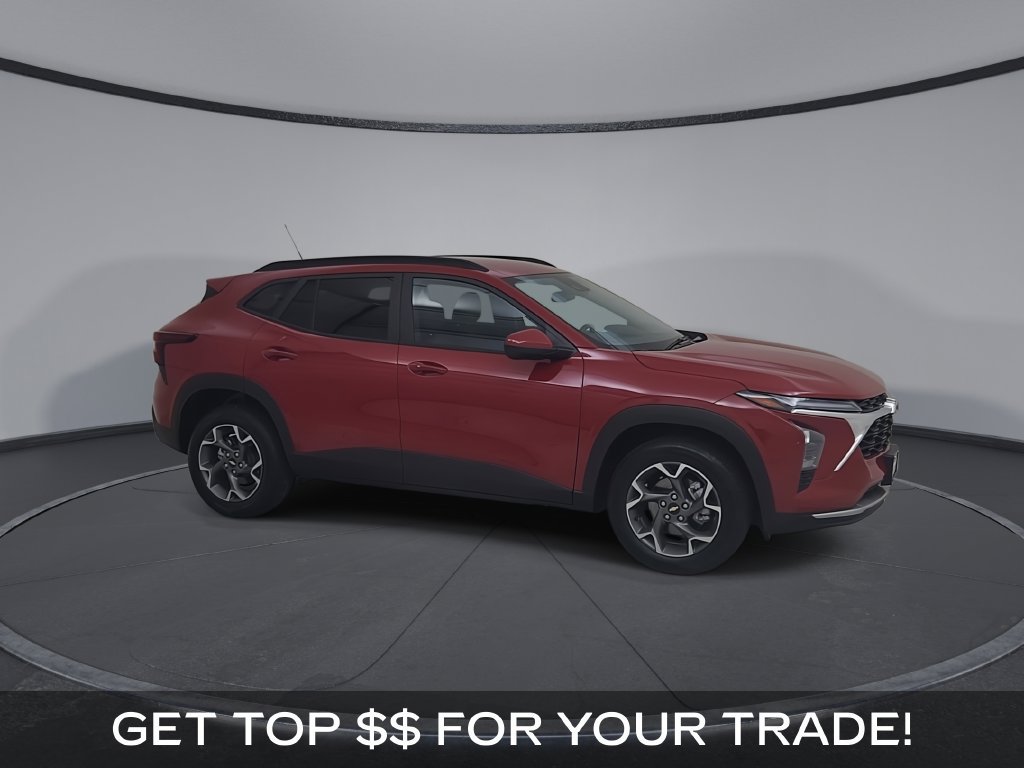 Used 2026 Chevrolet Trax LT w/ Driver Confidence Package FWD image 2