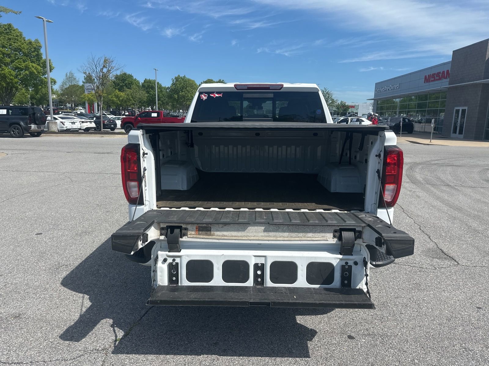 Used 2022 GMC Sierra 1500 Elevation w/ Preferred Package image 11