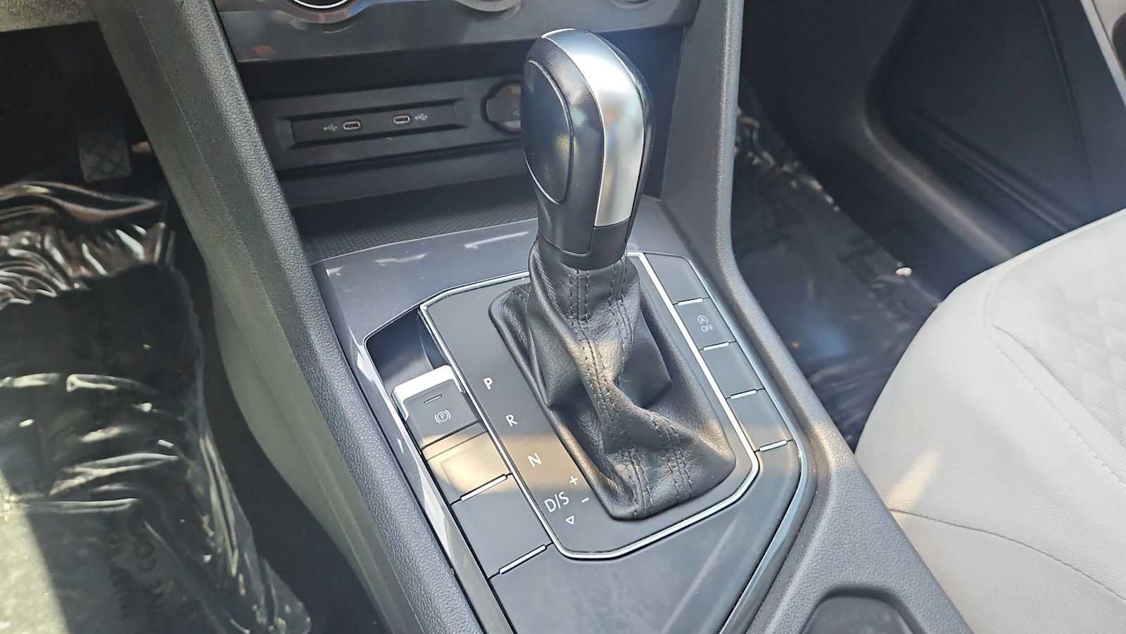 Used 2020 Volkswagen Tiguan S FWD image 22