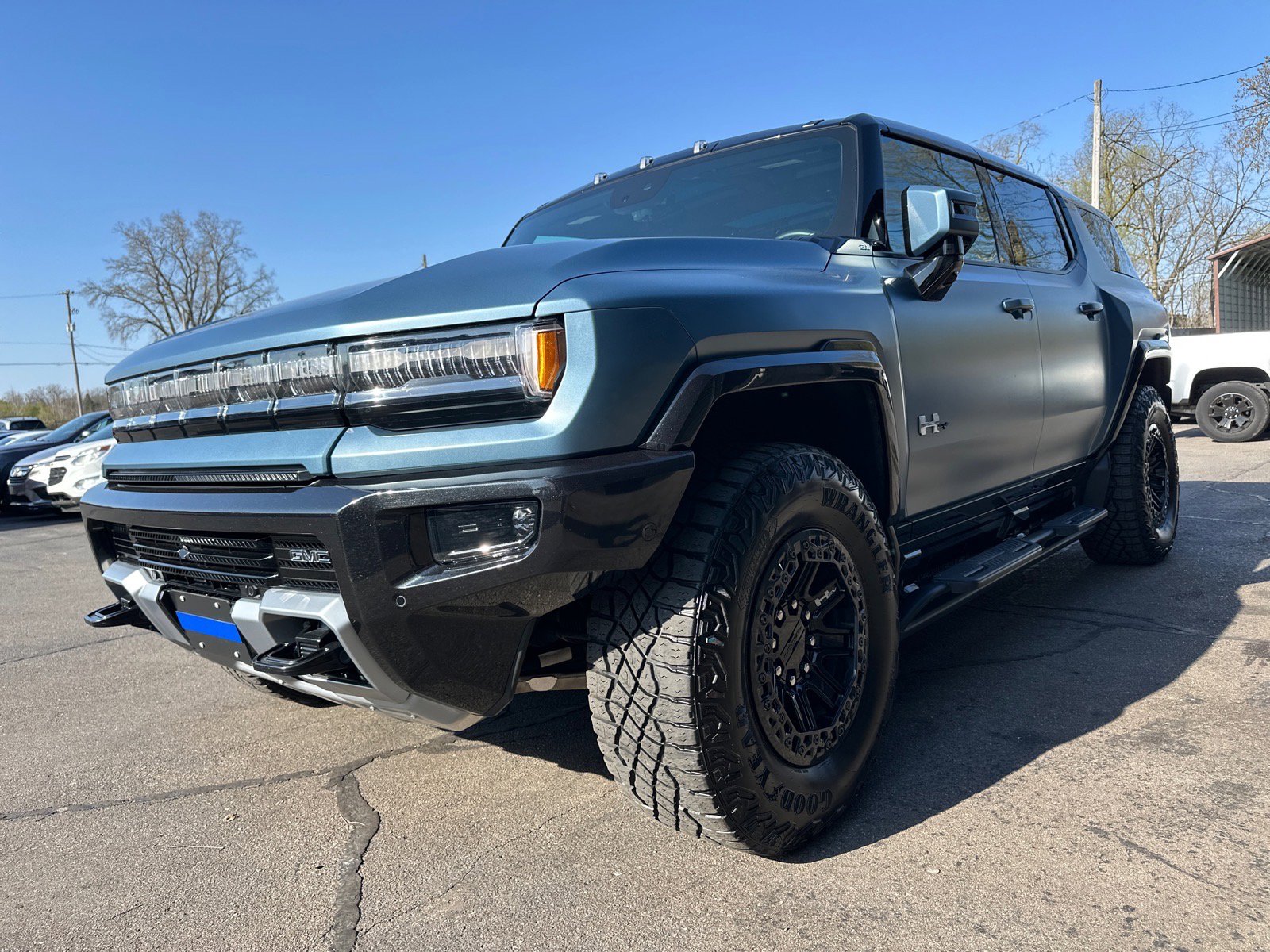 Used 2024 GMC Hummer EV 3X w/ Omega Edition AWD/4WD image 8