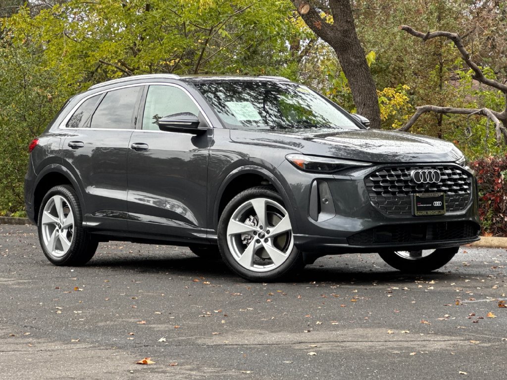 Certified 2025 Audi Q5 Premium Plus AWD/4WD image 2