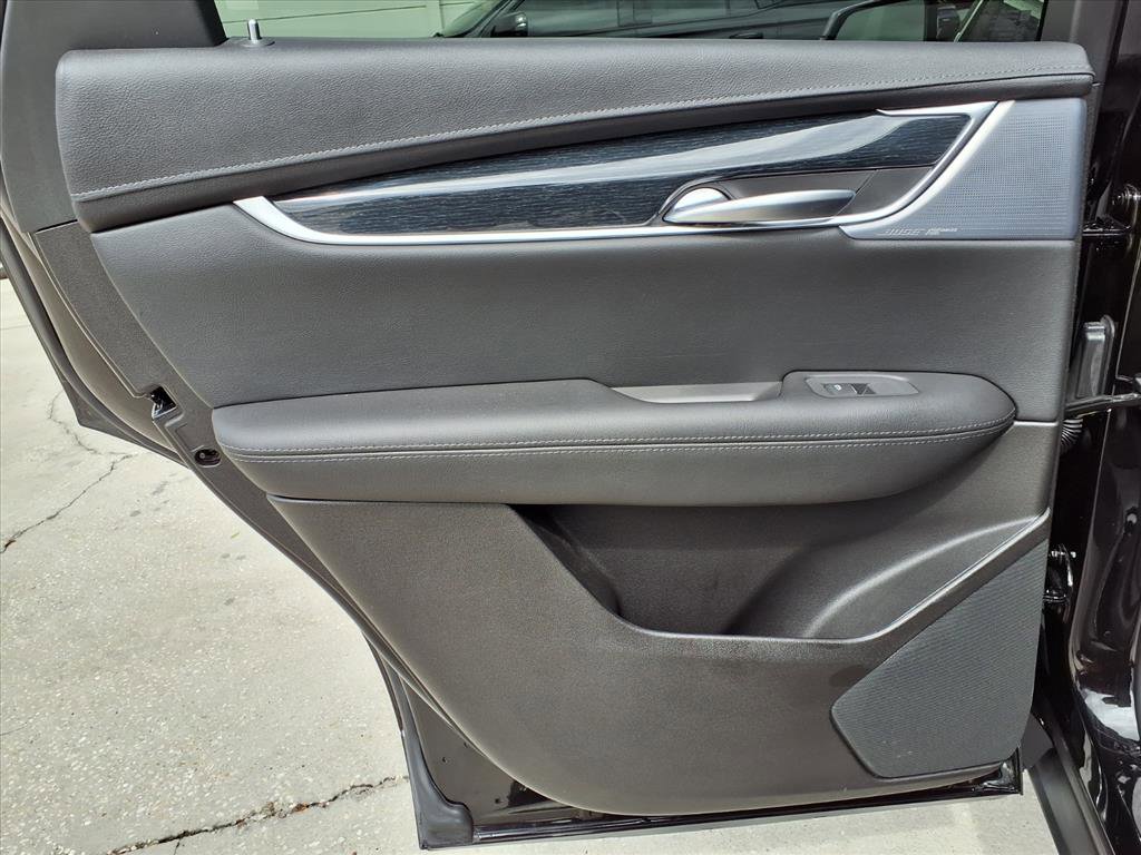 Certified 2025 Cadillac XT5 Premium Luxury AWD/4WD image 17