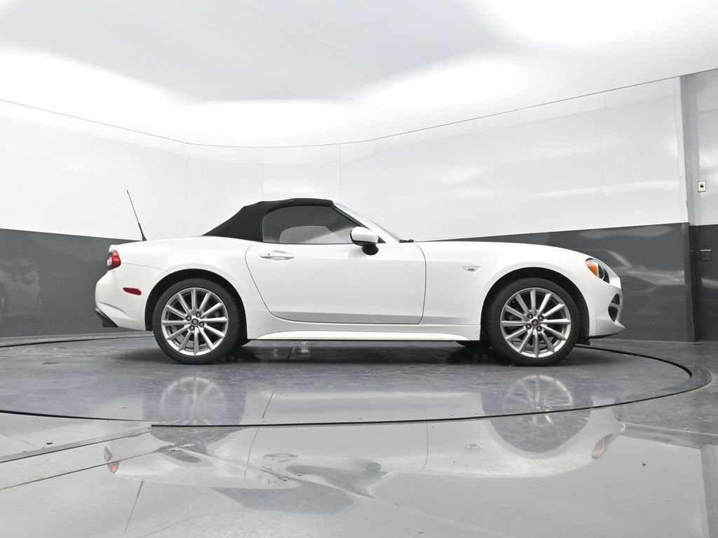 Used 2019 FIAT 124 Spider Lusso w/ Navigation & Sound Group RWD image 30
