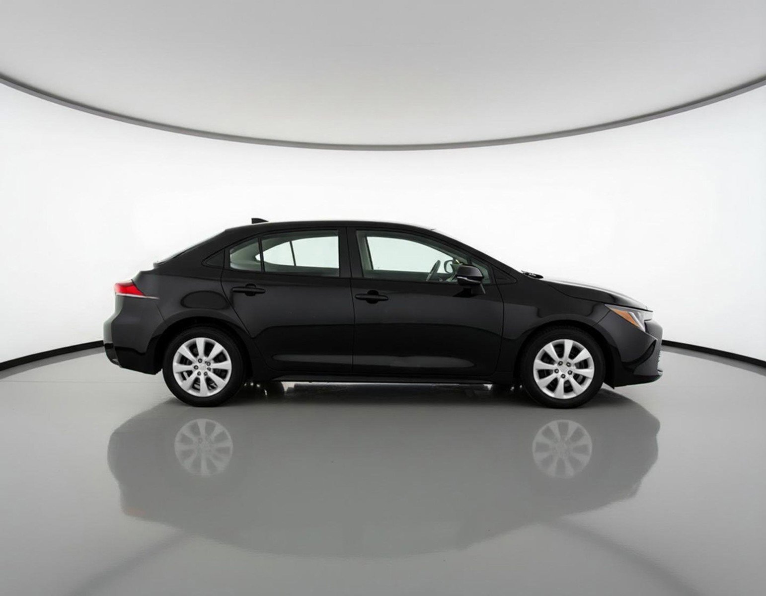Used 2025 Toyota Corolla LE FWD image 11