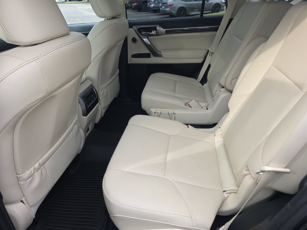 Used 2023 Lexus GX 460 Luxury w/ Sport Design Package AWD/4WD image 13