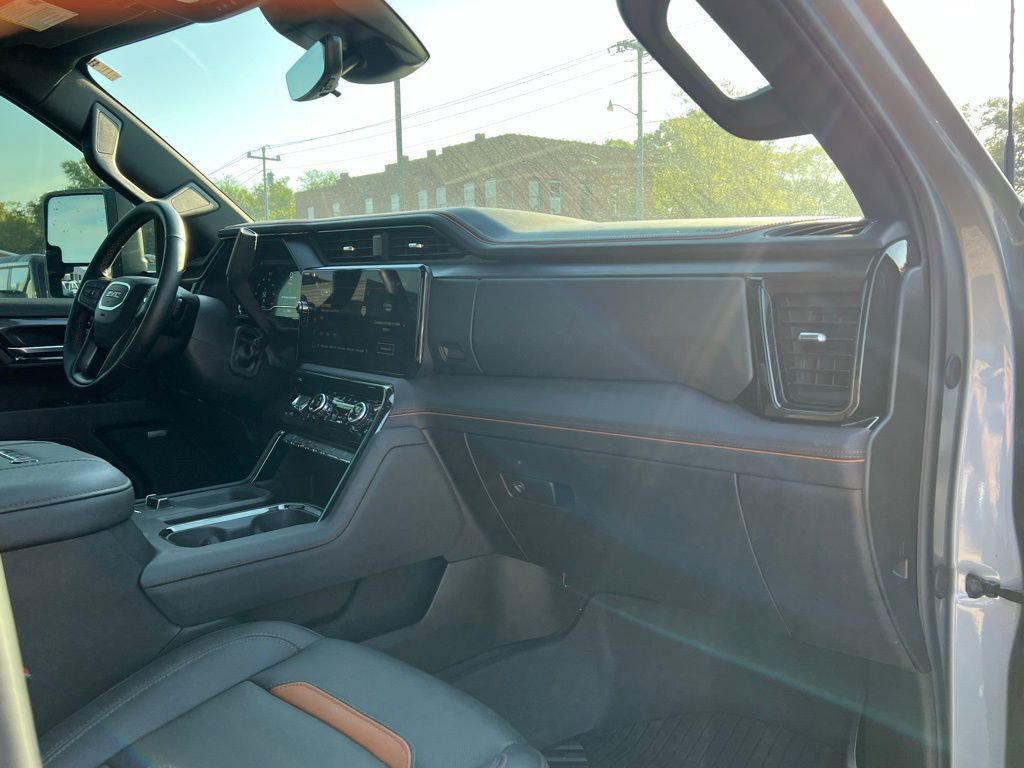 Used 2025 GMC Sierra 3500 AT4 w/ AT4 Premium Plus Package image 22
