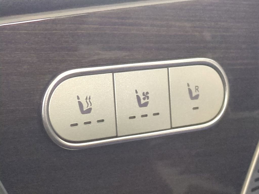 Used 2024 Mercedes-Benz GLE 350 4MATIC w/ 3rd Row Seat Package image 29