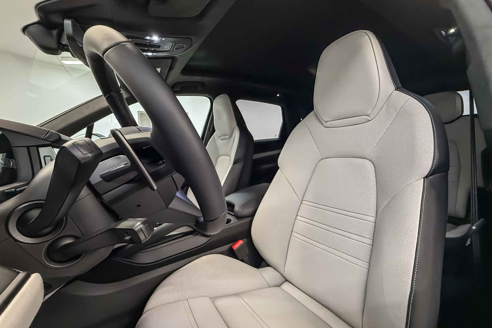 New 2026 Porsche Cayenne GTS AWD/4WD image 5