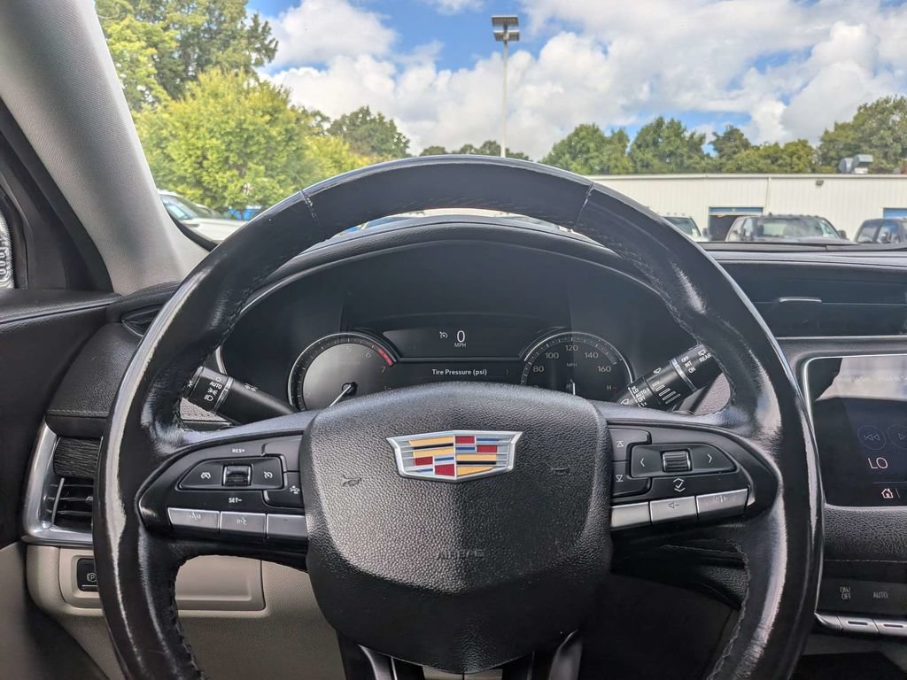Used 2021 Cadillac XT4 Premium Luxury FWD image 25
