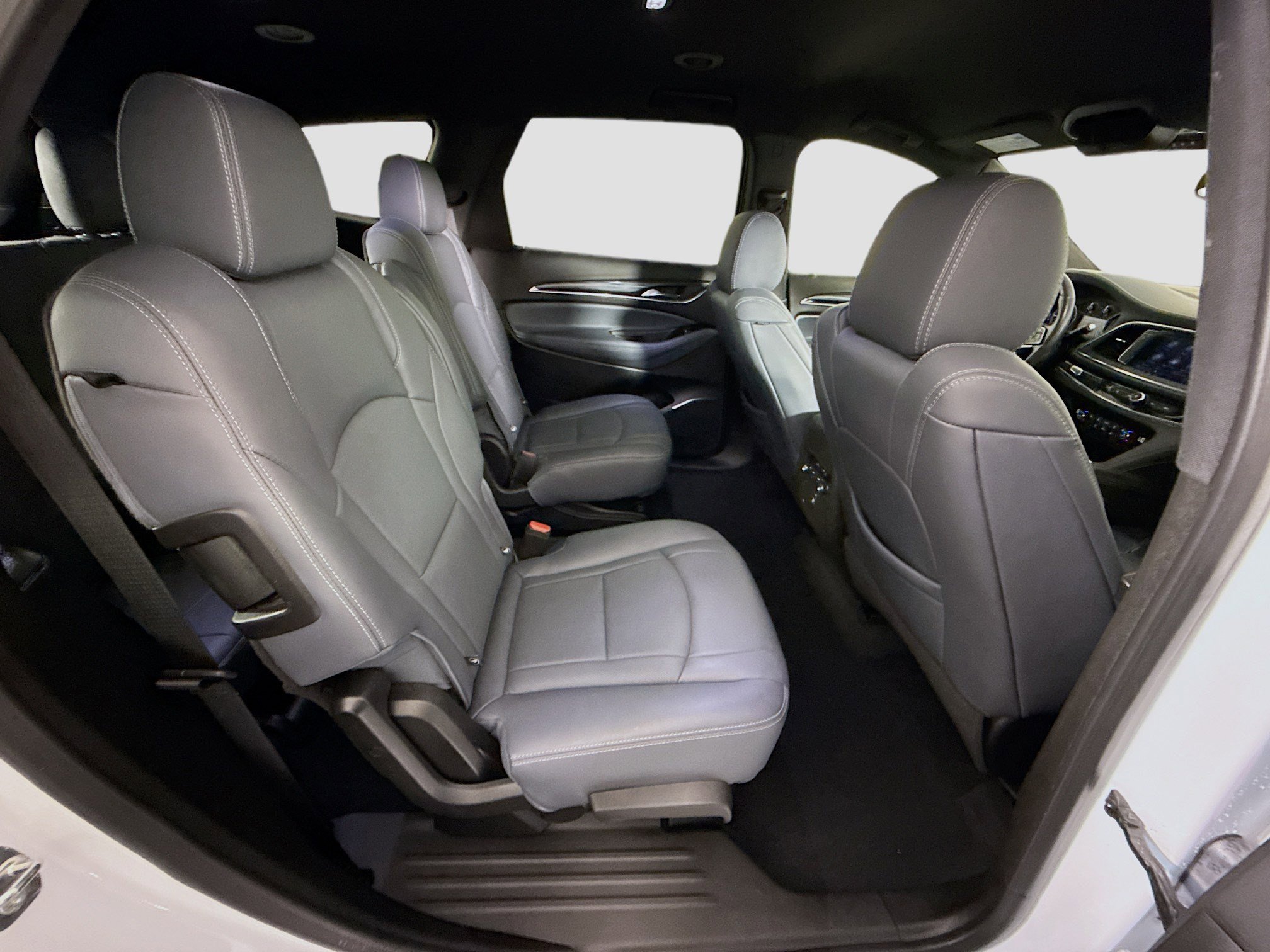 Used 2023 Buick Enclave Essence image 27