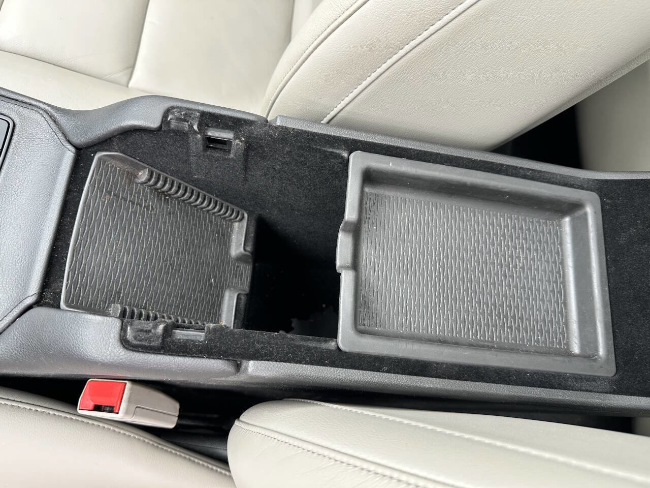 Used 2019 Cadillac XT4 Premium Luxury w/ Cold Weather Package image 39