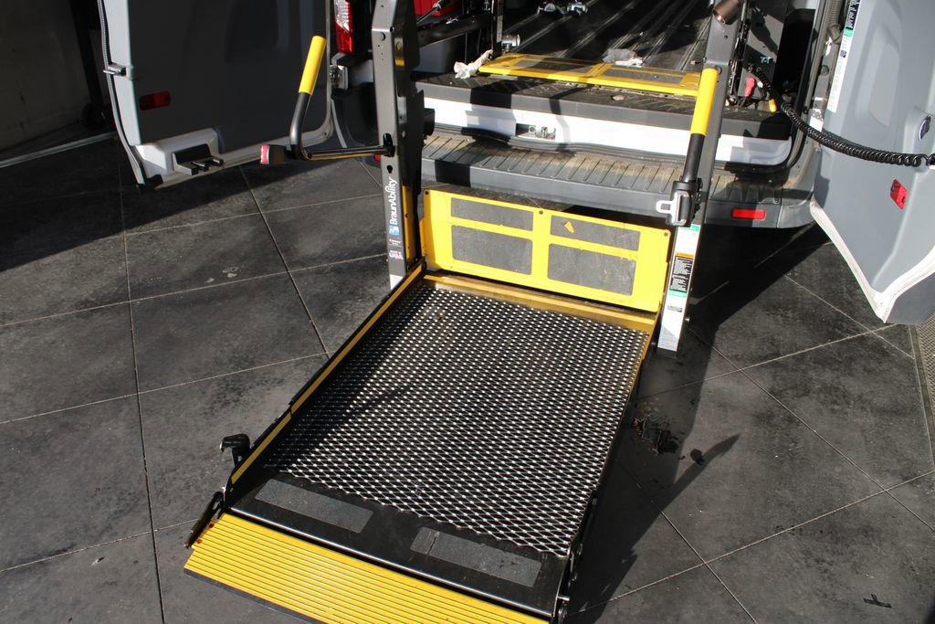 Used 2018 Ford Transit 350 XL image 36