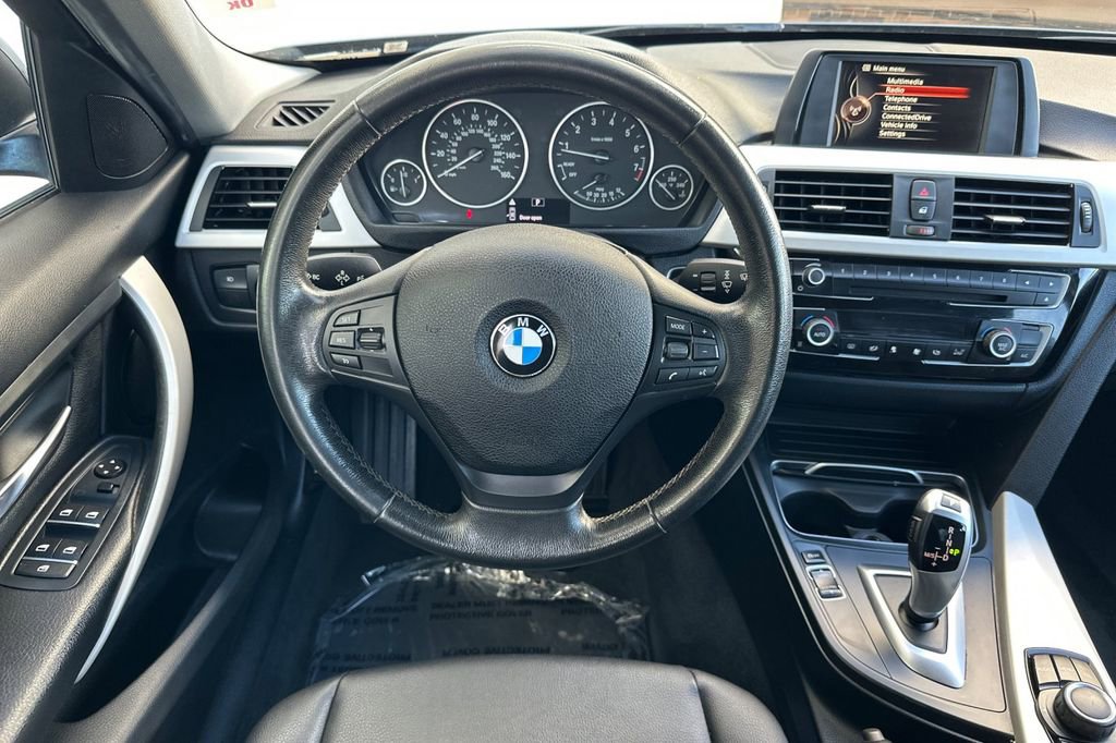 Used 2017 BMW 320i Sedan RWD image 15