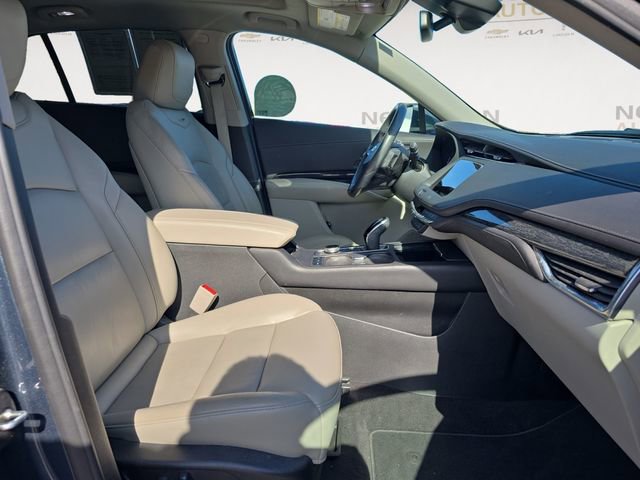 Used 2020 Cadillac XT4 Premium Luxury w/ Cold Weather Package image 15