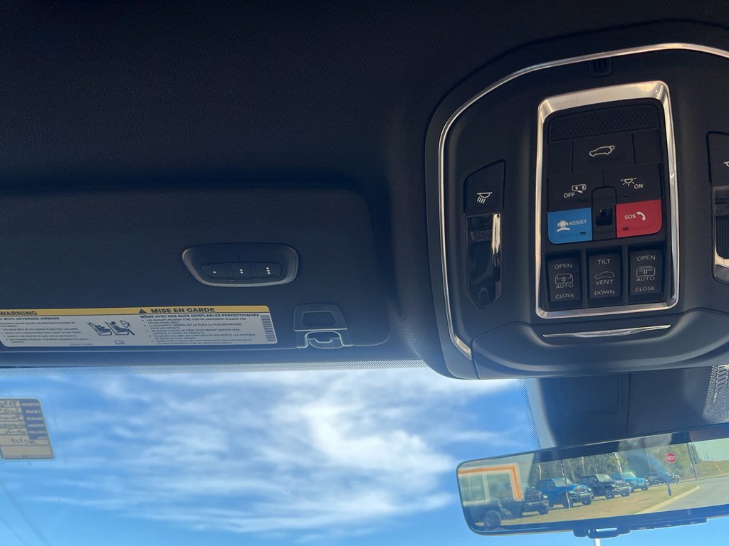 New 2025 Jeep Grand Cherokee Limited w/ Luxury Tech Group II AWD/4WD image 18