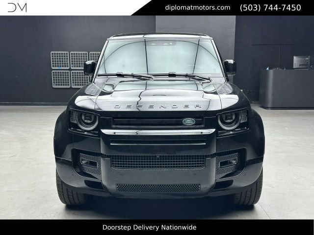 Used 2025 Land Rover Defender 110 V8 AWD/4WD image 10