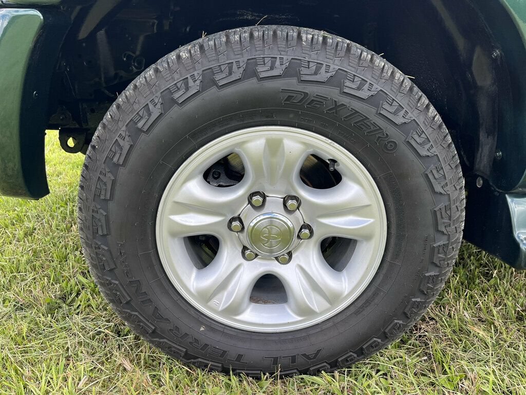 Used 2001 Toyota 4Runner SR5 AWD/4WD image 15