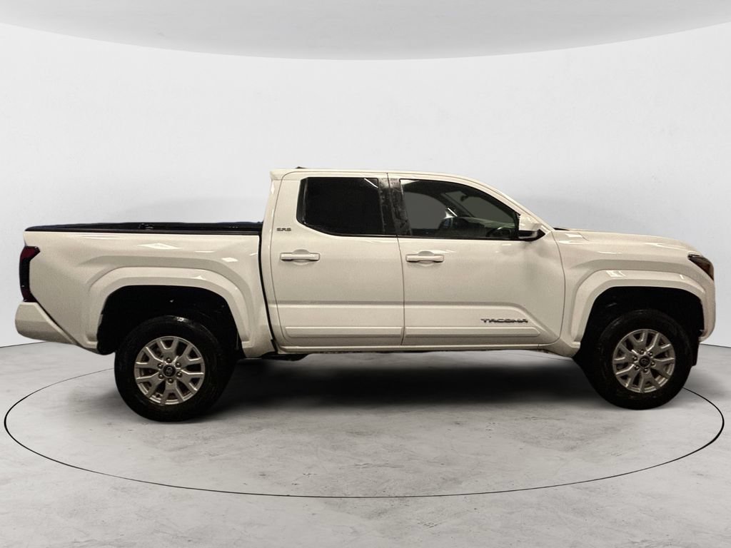 Used 2024 Toyota Tacoma SR5 AWD/4WD image 6