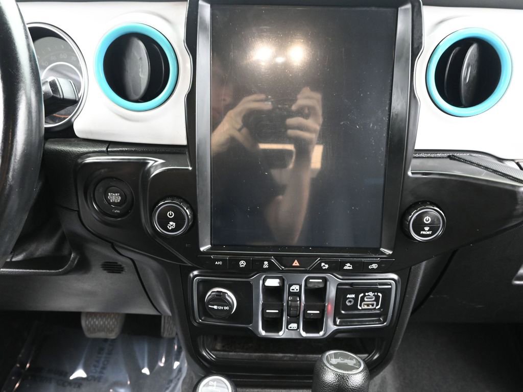 Used 2021 Jeep Wrangler Unlimited Islander image 23