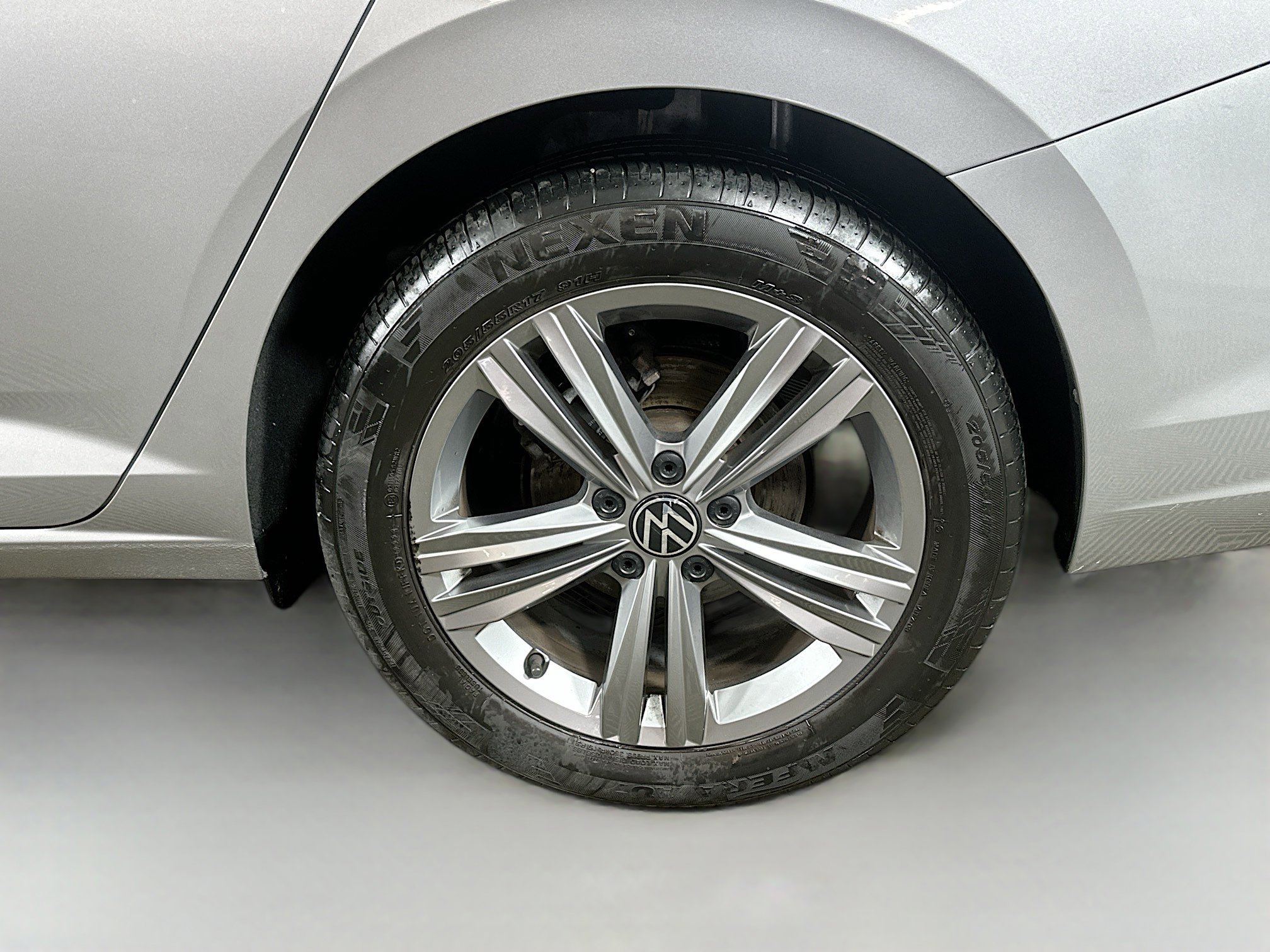 Used 2024 Volkswagen Jetta SE image 28