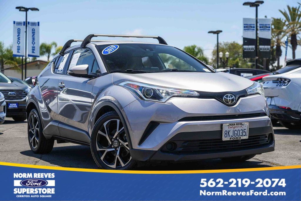 Used 2019 Toyota C-HR XLE FWD image 1