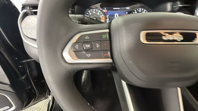 Used 2024 Jeep Compass Latitude w/ Sun and Sound Group AWD/4WD image 16