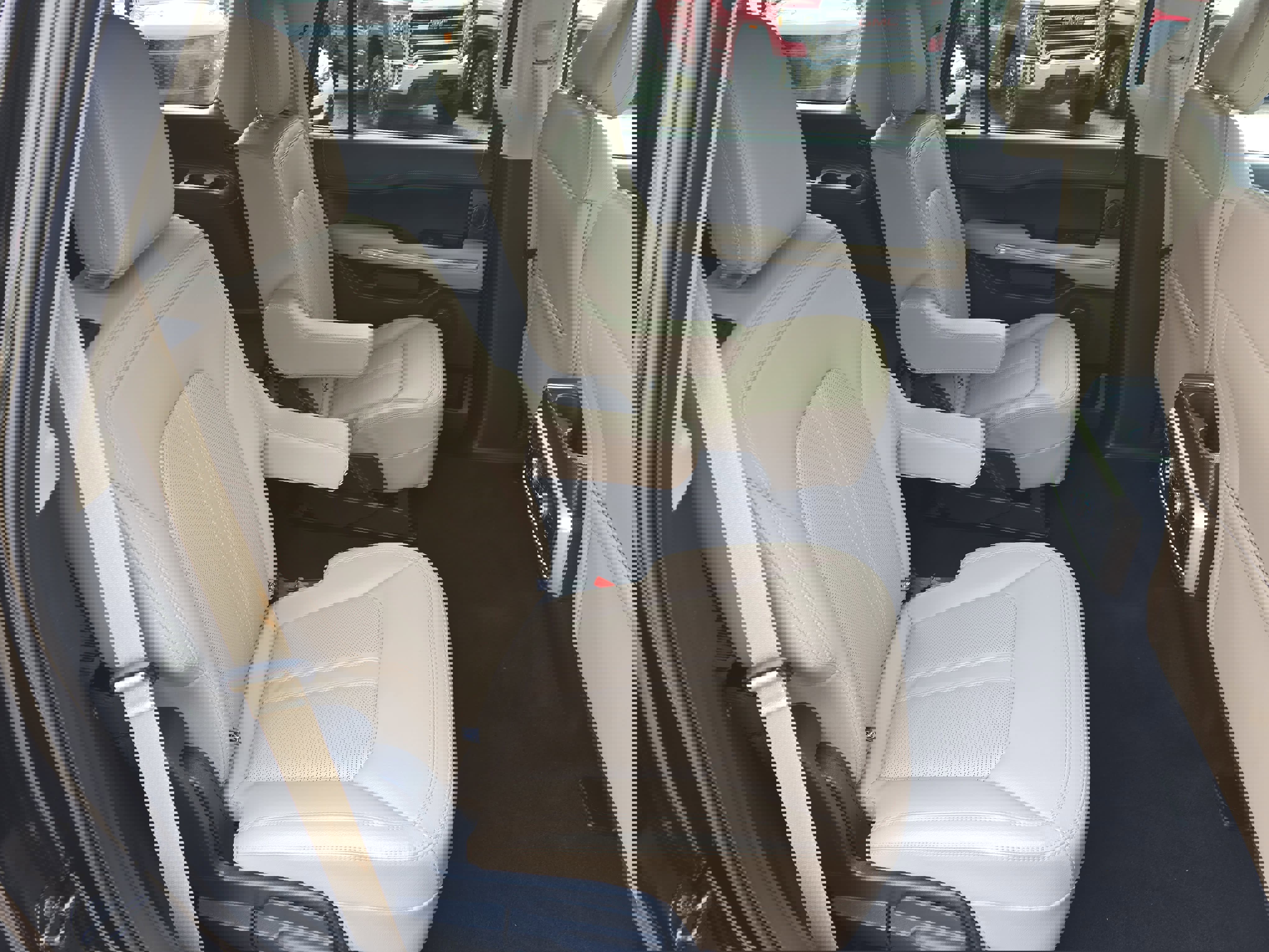 Used 2024 Ford Expedition Limited image 11