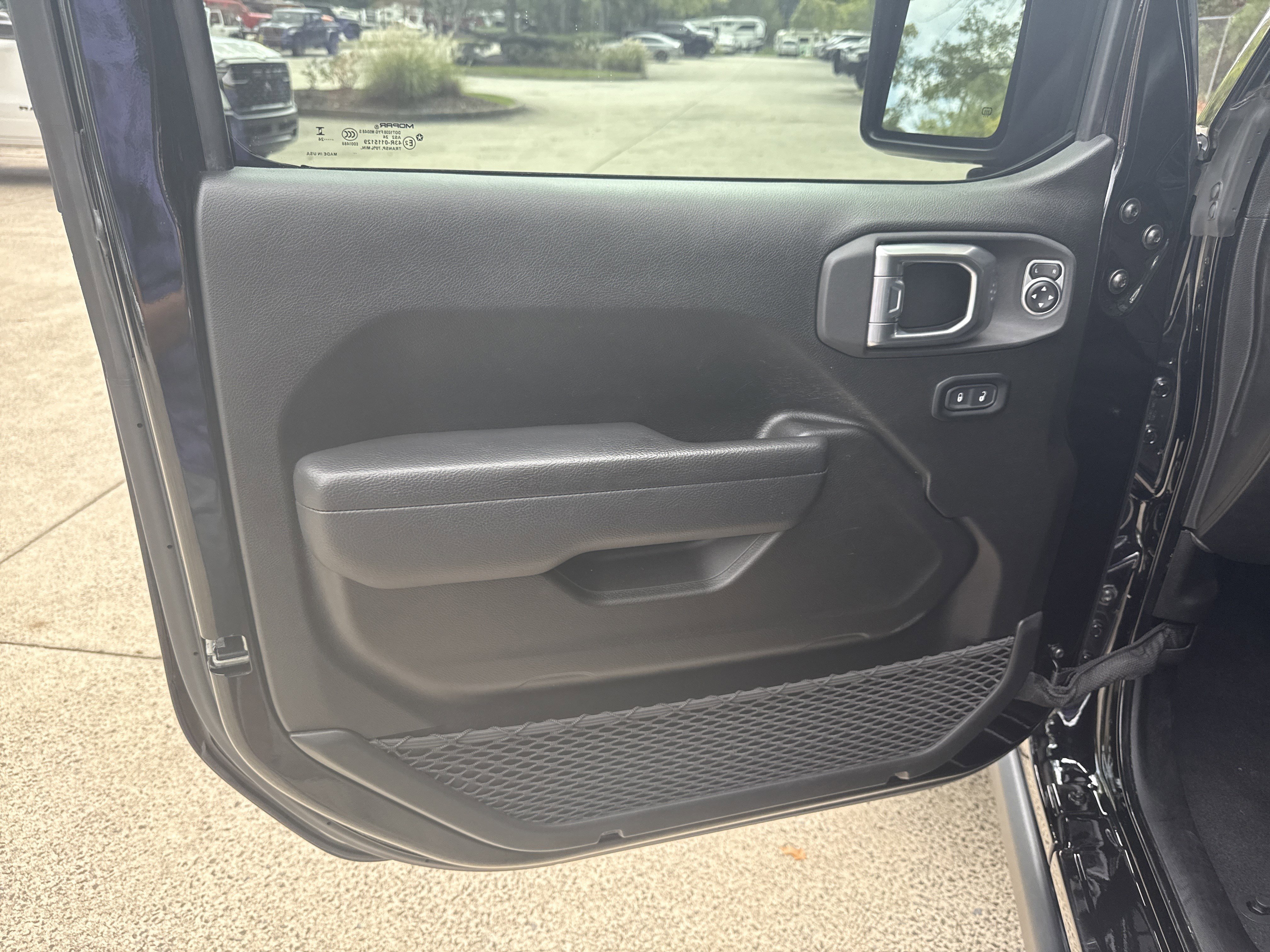 Used 2024 Jeep Gladiator Rubicon image 10