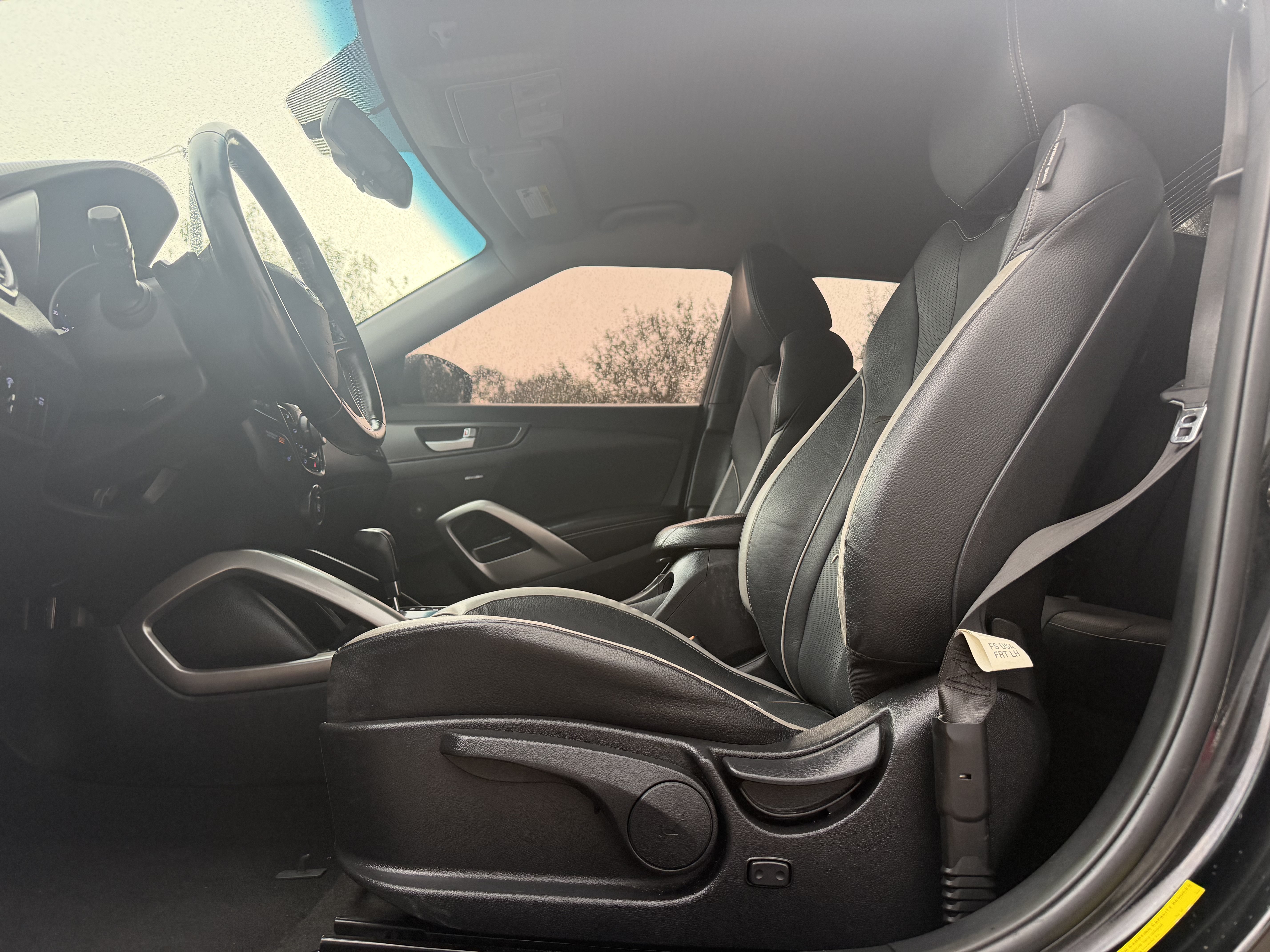 Used 2015 Hyundai Veloster Turbo FWD image 14