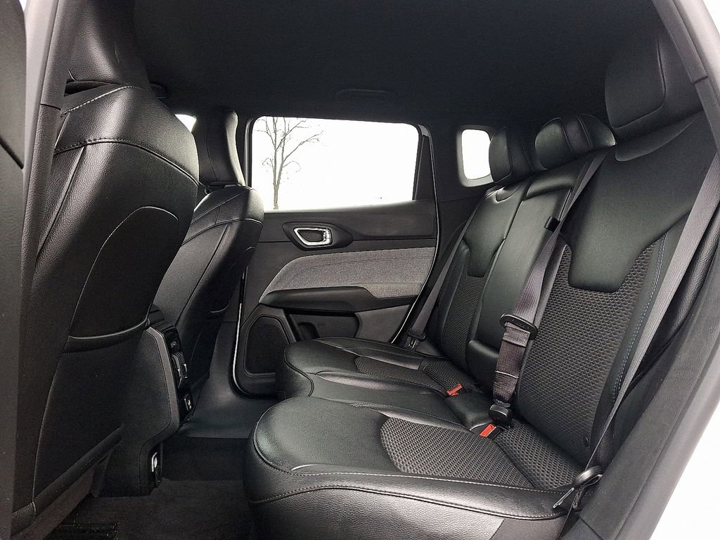 Used 2024 Jeep Compass Latitude image 10