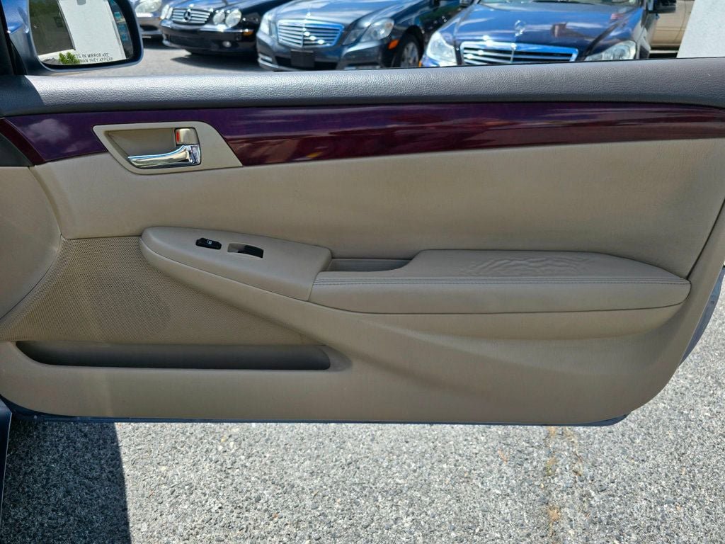 Used 2004 Toyota Solara SE FWD image 23