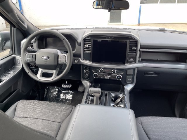 New 2026 Ford F150 XLT w/ XLT Black Appearance Package AWD/4WD image 13