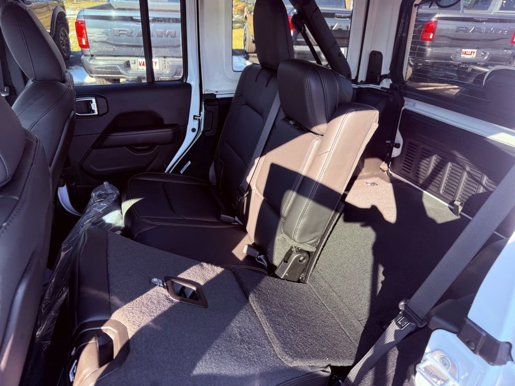 New 2026 Jeep Wrangler Sahara image 32