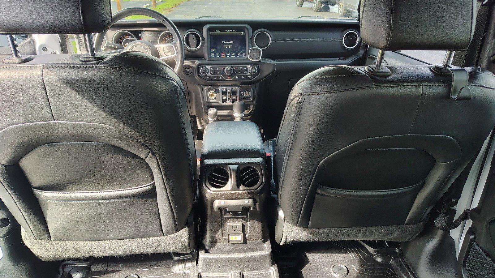 Used 2018 Jeep Wrangler Unlimited Sahara w/ Quick Order Package 24M Moab image 20