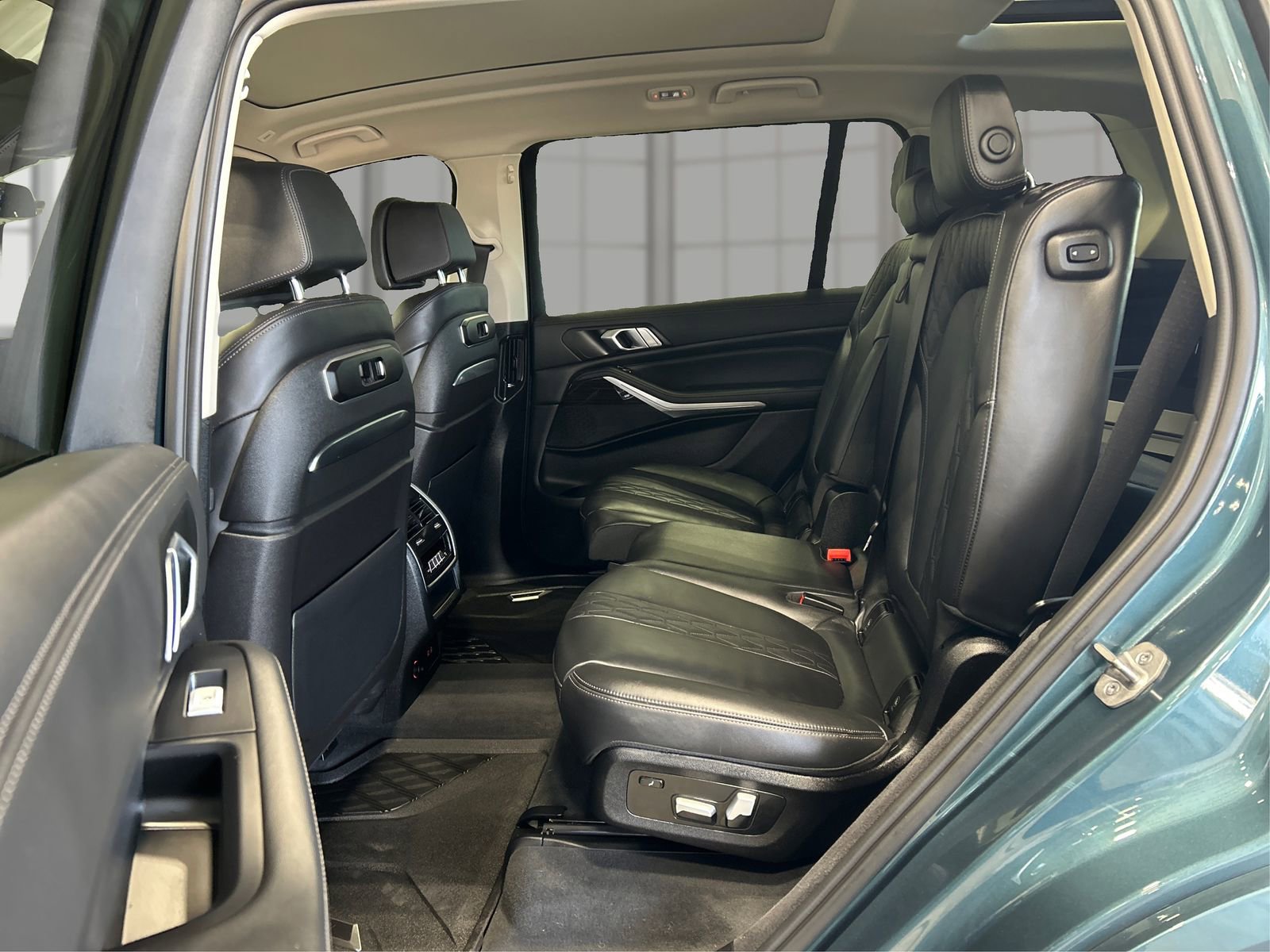 Used 2023 BMW X7 xDrive40i w/ Dynamic Handling Package image 10