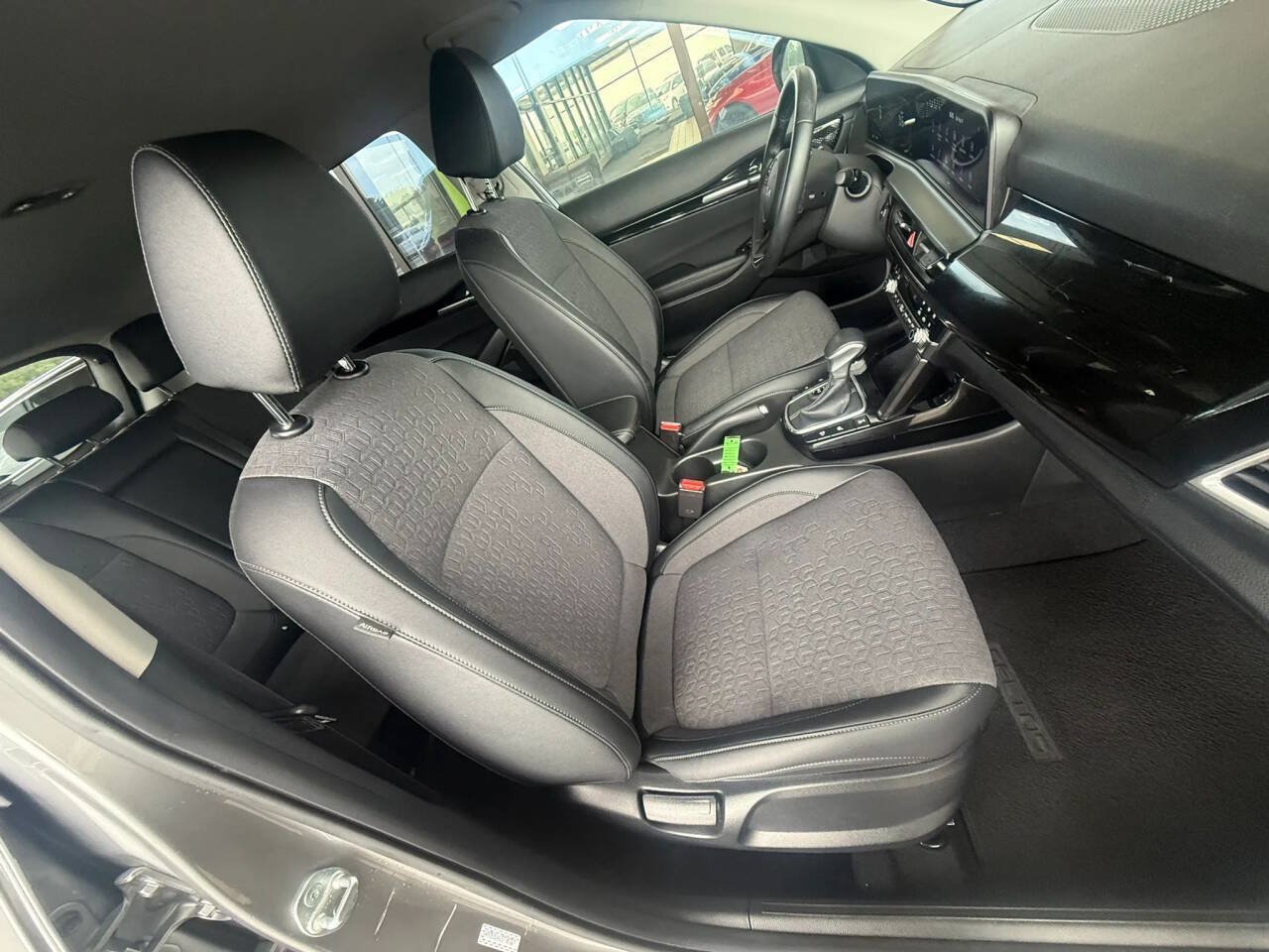 Used 2025 Kia Seltos S AWD/4WD image 8