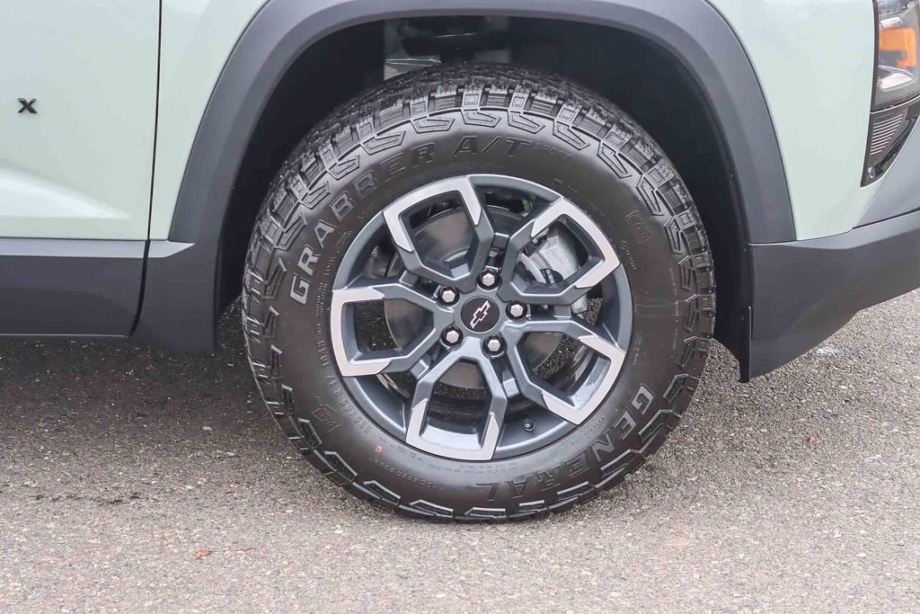 New 2026 Chevrolet Equinox ACTIV w/ Convenience Package III image 9