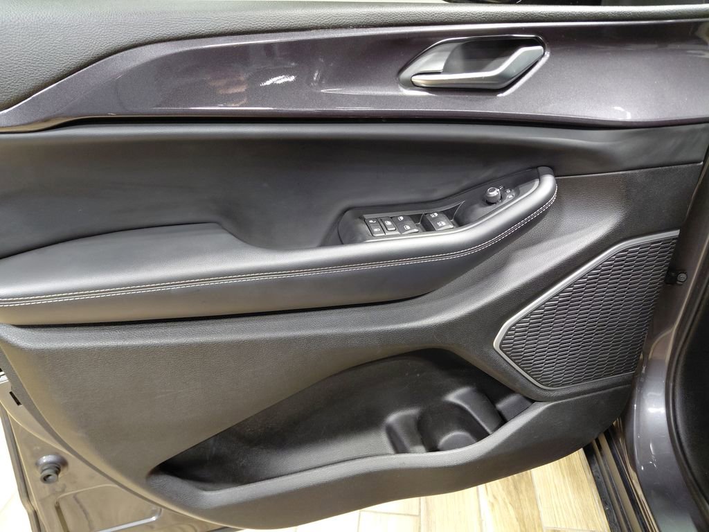 Certified 2021 Jeep Grand Cherokee L Laredo AWD/4WD image 38