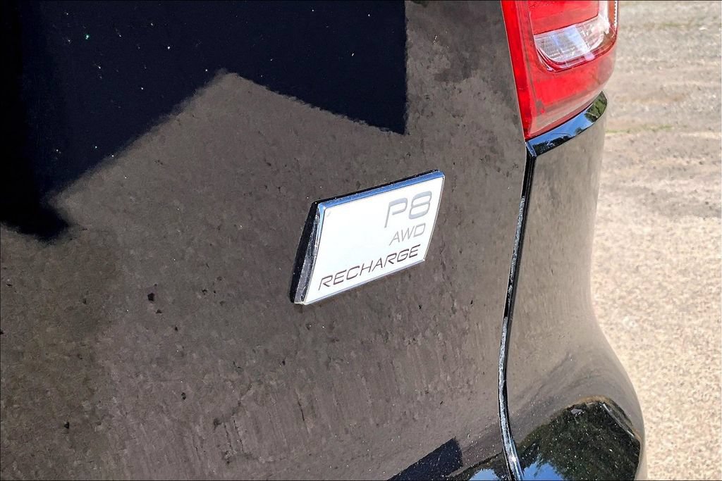 Used 2021 Volvo XC40 P8 Recharge w/ Advanced Package AWD/4WD image 11